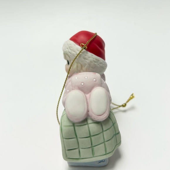 🌨️❄️🔴Precious Moments - Baby’s 1st Christmas (2021) Porcelain Ornament - Picture 7 of 17